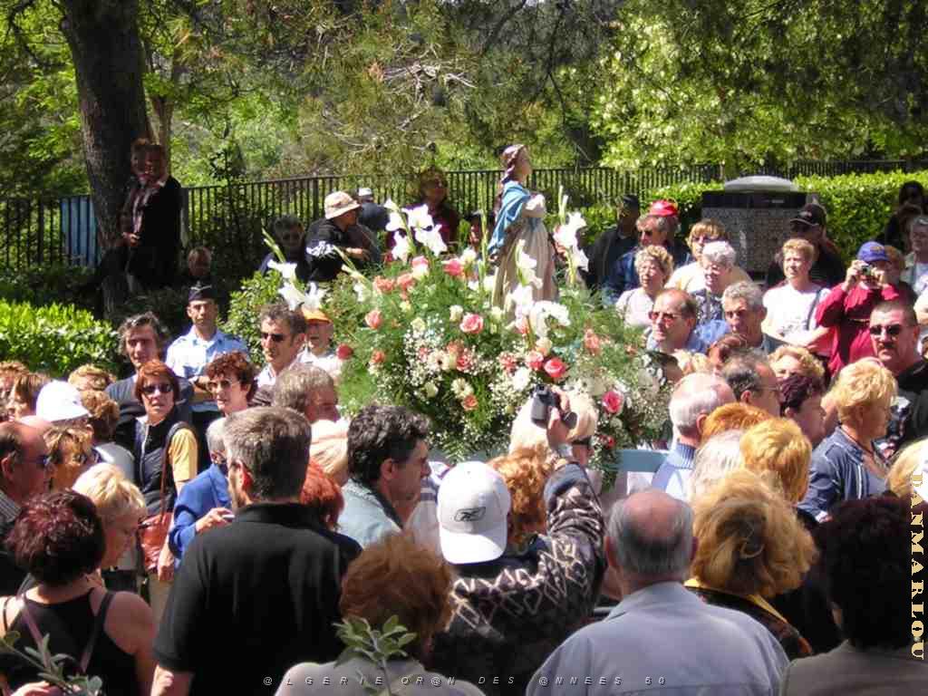 NIMES JEUDI 05 MAI 2005 ELISABETH ASENCIO 033.JPG